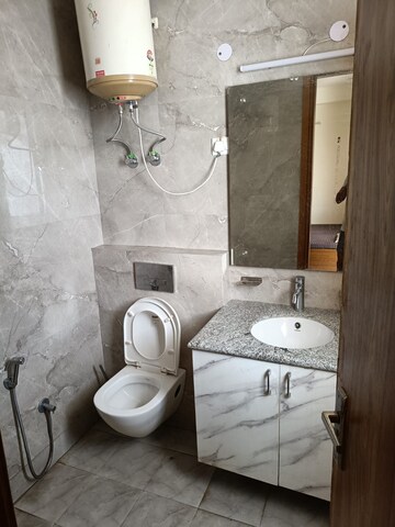 Bathroom in Studio Builder Floor at Sector 46 – for Rent