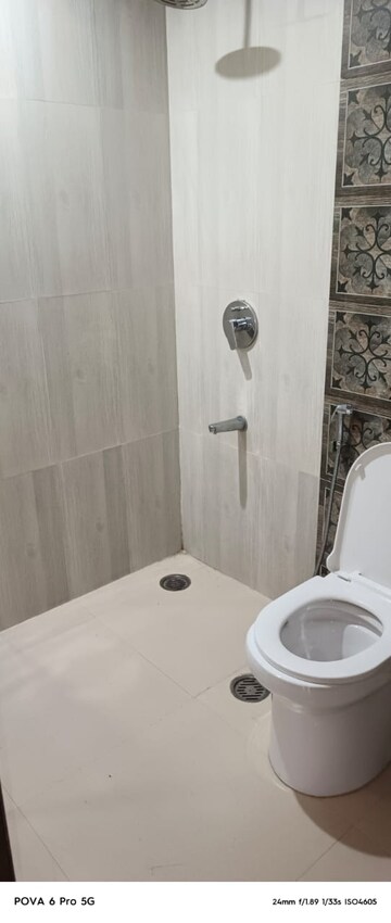 Bathroom in 3 BHK Builder Floor at Unitech South City II, Sector 50 – for Rent