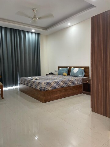Bedroom in 3 BHK Builder Floor at Unitech South City II, Sector 50 – for Rent