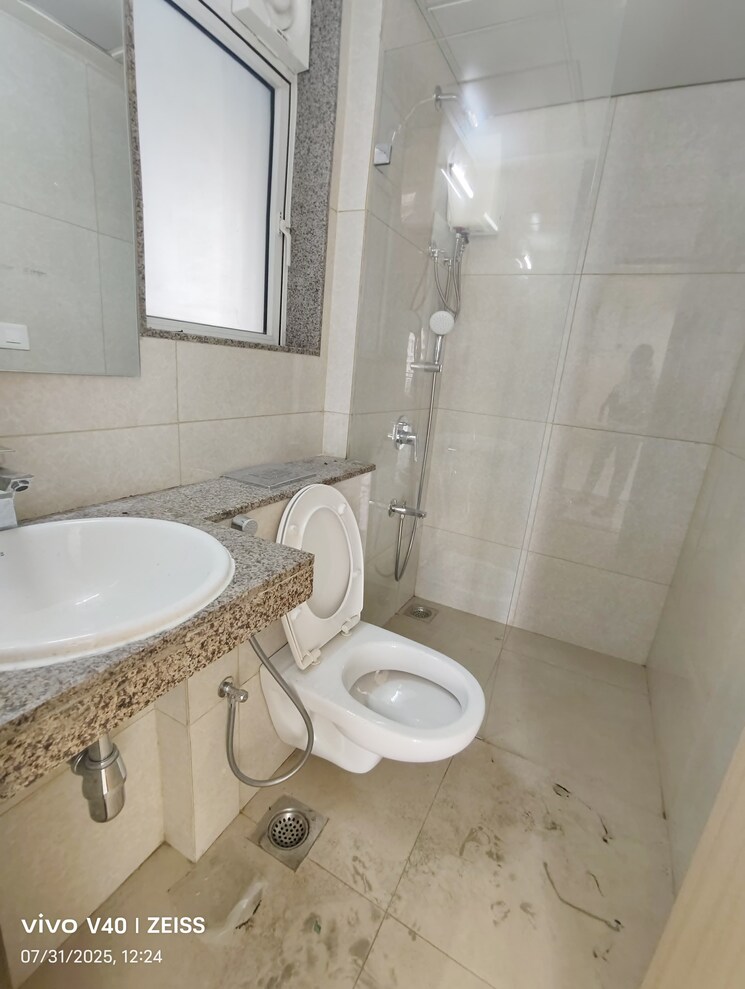 Bathroom, l-t-emerald-isle 3 Bedroom 1375 Sq.Ft. Apartment In Powai Mumbai 9046923