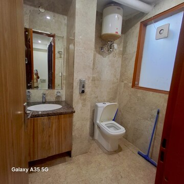 Bathroom in 1 BHK Builder Floor at Sector 46 – for Rent