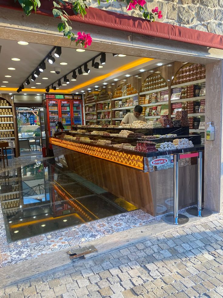 Retail Shop For Sale in Bhutani Cyberthum