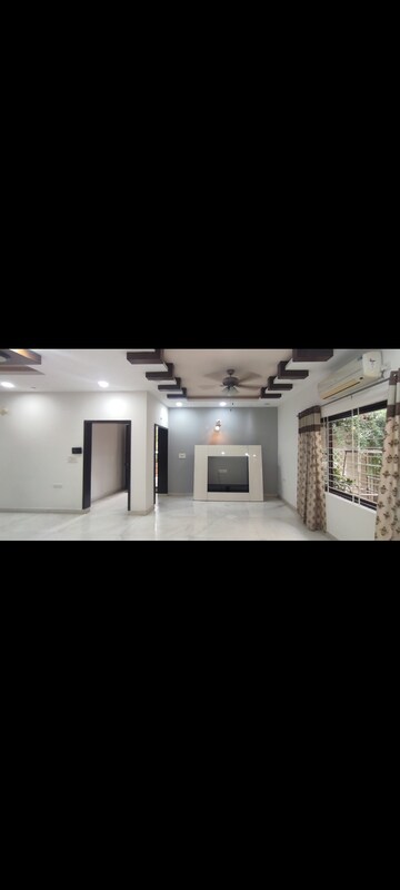 Team Area in 4 BHK Villa at Cyber City Oriana, Hi Tech City – for Rent