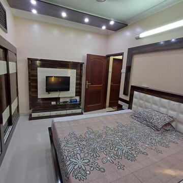Bedroom in 2 BHK Apartment at Sneh CHS Santacruz, Santacruz West – for Rent