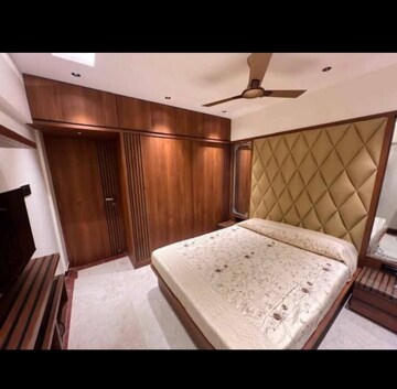 Bedroom in 1 BHK Apartment at Godavari CHS Andheri, Andheri West – for Rent