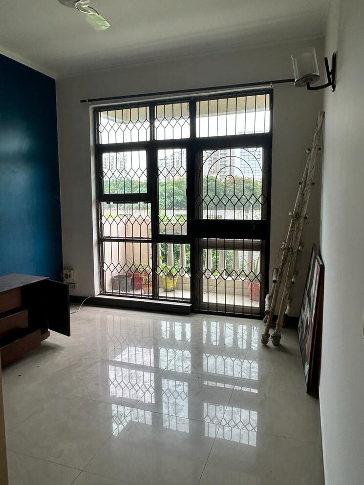 Balcony, sector 23 3 Bedroom 2642 Sq.Ft. Builder Floor In Sector 23 Gurgaon 9047042