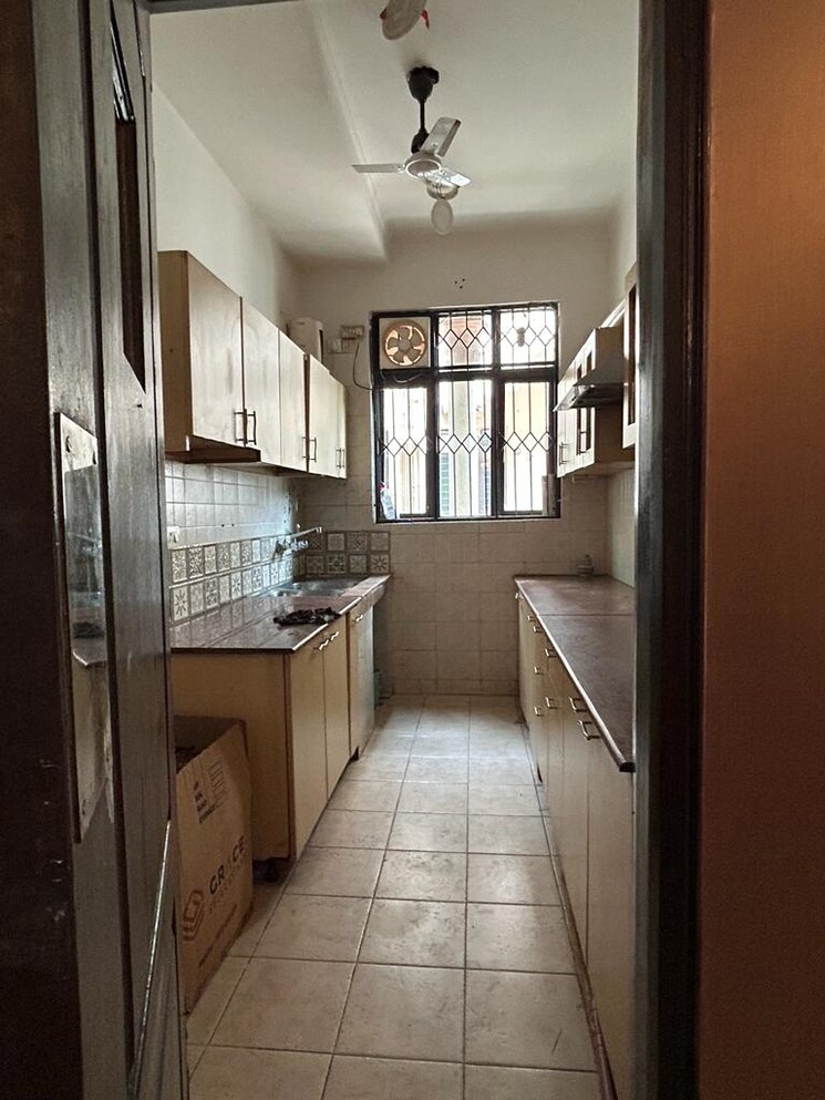 Kitchen, sector 23 3 Bedroom 2642 Sq.Ft. Builder Floor In Sector 23 Gurgaon 9047042