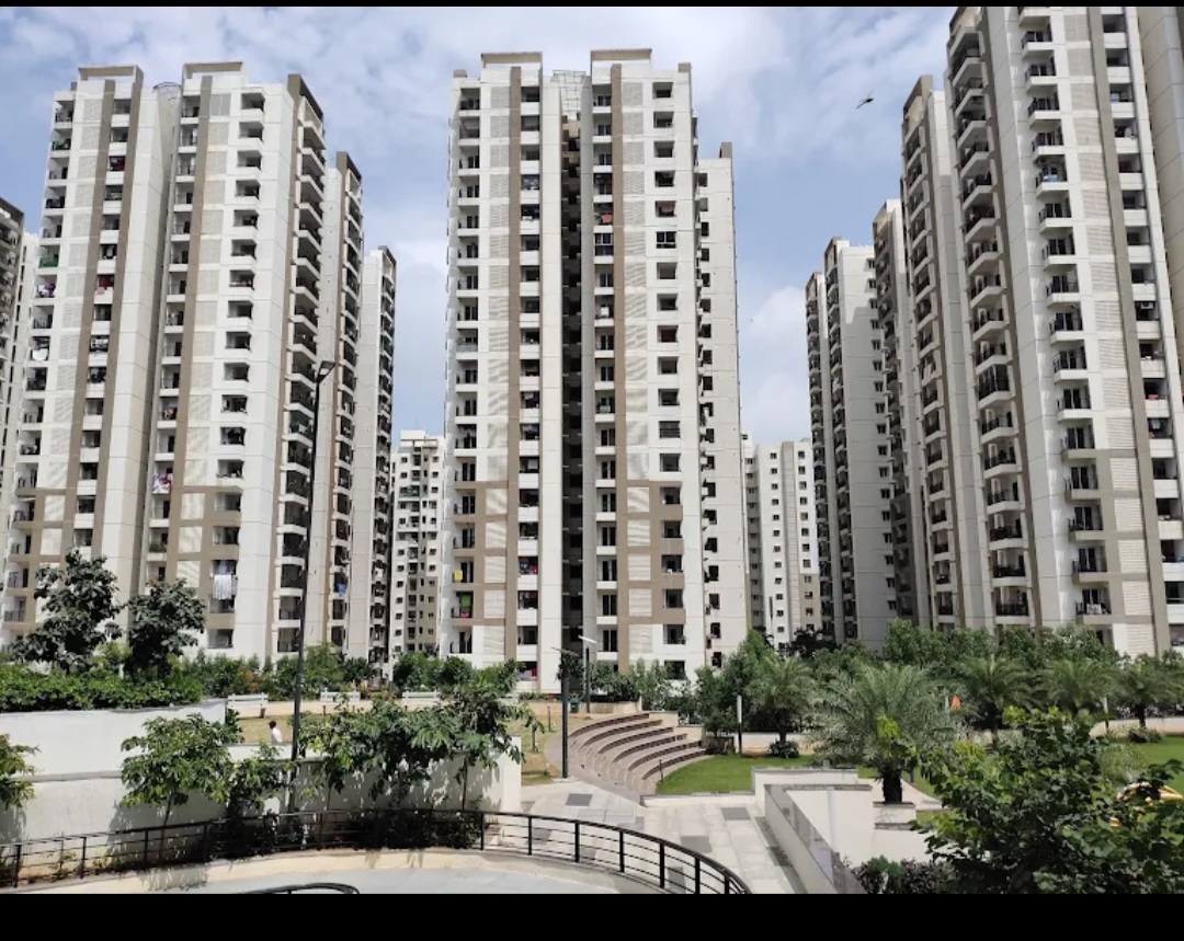 4 BHK + Pooja Room Apartment For Sale in Cybercity Rainbow Vistas Rock Gardens