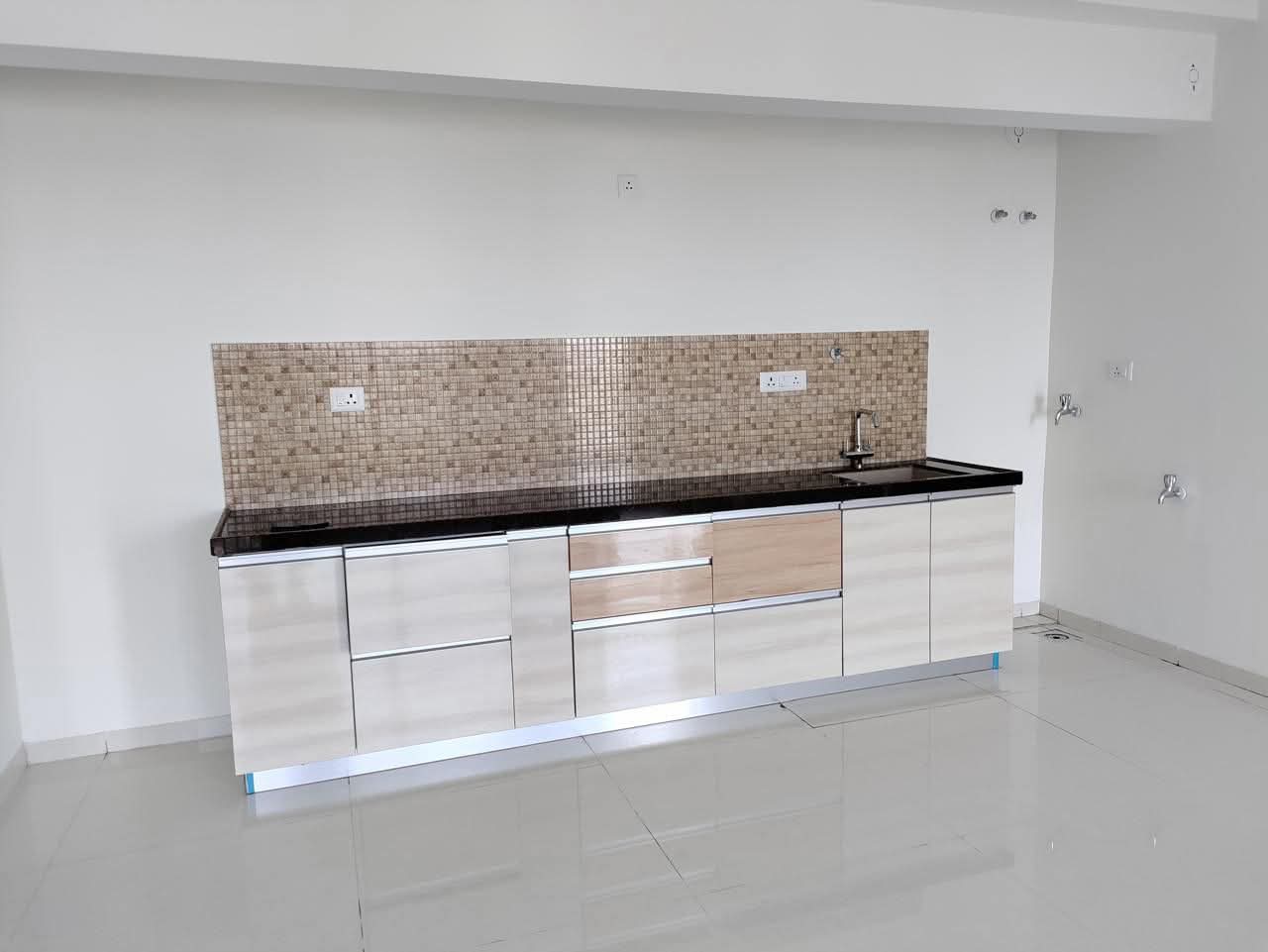 1 BHK Apartment For Rent in Amanora Adreno Towers