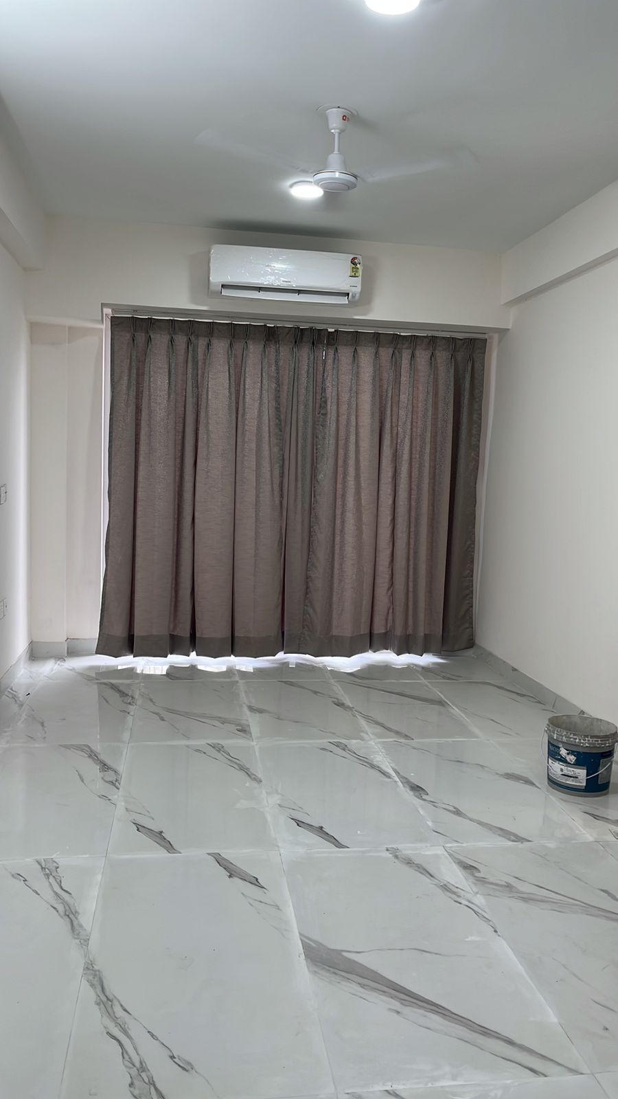 2.5 BHK + Extra Room Apartment For Rent in Smart World Gems