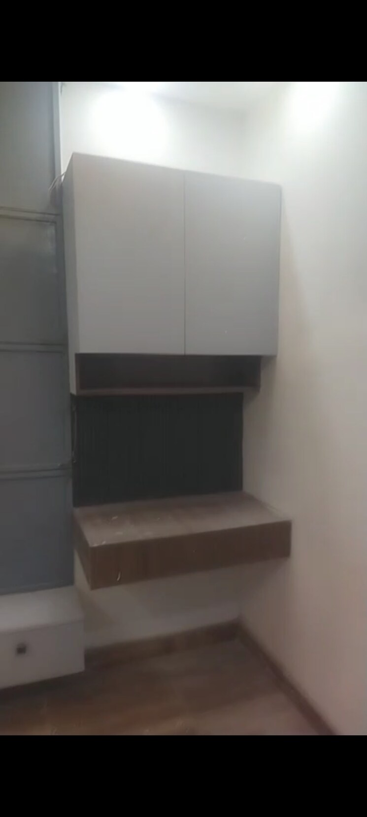 undefined, west sant nagar 3 Bedroom 900 Sq.Ft. Builder Floor In West Sant Nagar Delhi 9047128