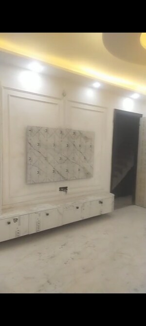 Room in 3 BHK Builder Floor at West Sant Nagar – for Sale