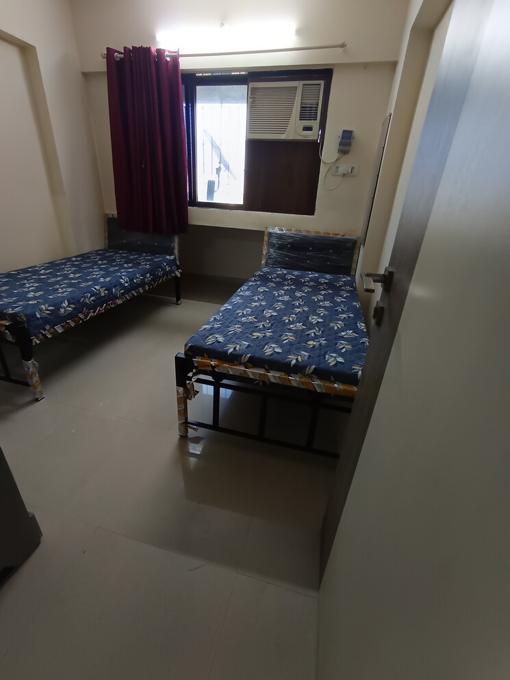 Bedroom, powai Pg For Boys & Girls In Powai 9047131