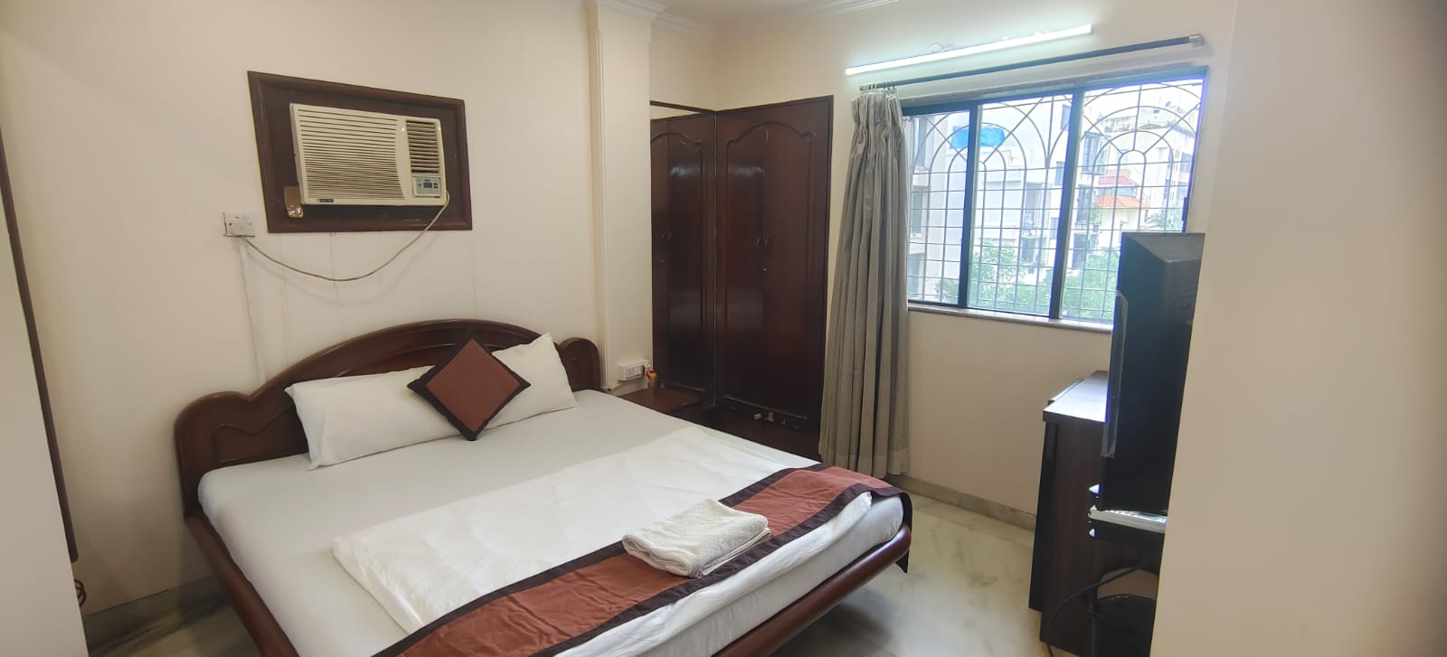 5 BHK Apartment For Sale in Balwant CHS