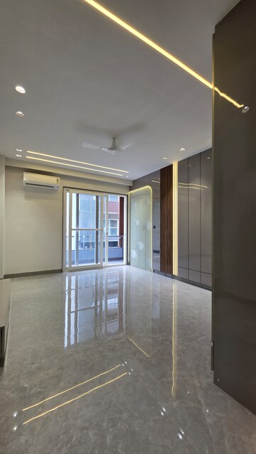 Staircase in 4 BHK Builder Floor at Sushant Lok 3, Sector 57 – for Sale
