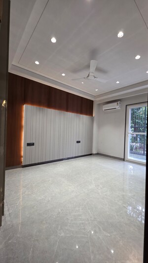 Balcony in 4 BHK Builder Floor at Sushant Lok 3, Sector 57 – for Sale