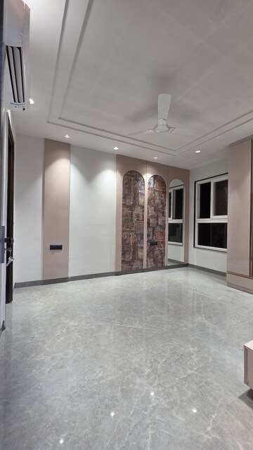 Staircase in 4 BHK Builder Floor at Sushant Lok 3, Sector 57 – for Sale