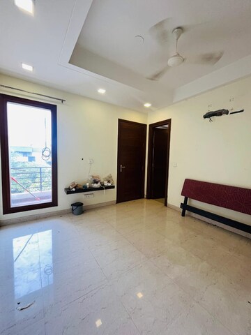 Room in 4 BHK Builder Floor at Sushant Lok 3, Sector 57 – for Rent