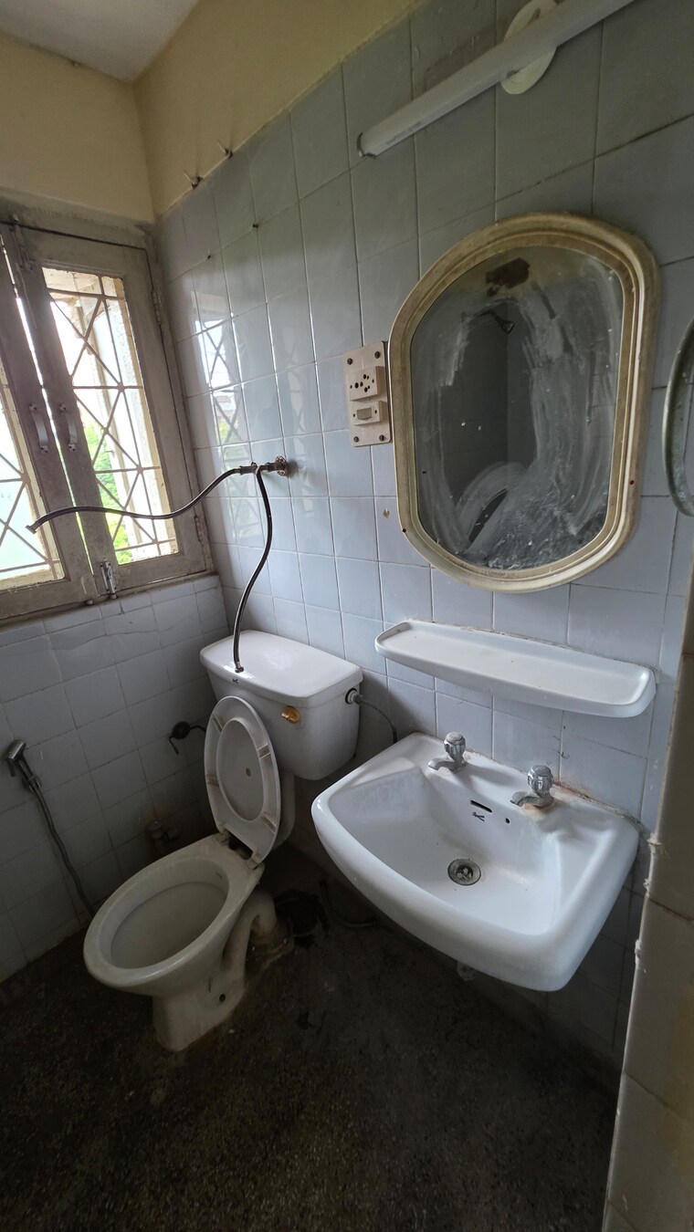 Bathroom, kendriya-vihar 2 Bedroom 953 Sq.Ft. Apartment In Sector 56 Gurgaon 9047143