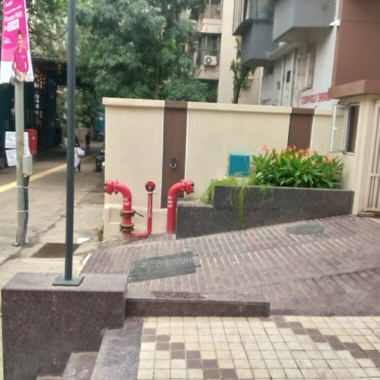 Balcony, vraj-paras-residency Commercial Shop 320 Sq.Ft. In Goregaon West Mumbai 9047152