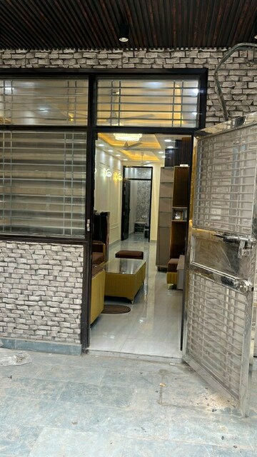 2.5 BHK Builder Floor – Exterior View View at Mansarover Garden - for Rent