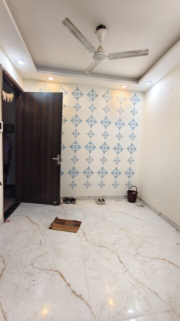 Bedroom in 2 BHK Builder Floor at Govindpuri – for Rent