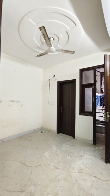 Room in 2 BHK Builder Floor at Govindpuri – for Rent