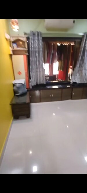 Room in 1 BHK Apartment at Krishna Nagari Niwara CHS, Goregaon East – for Sale