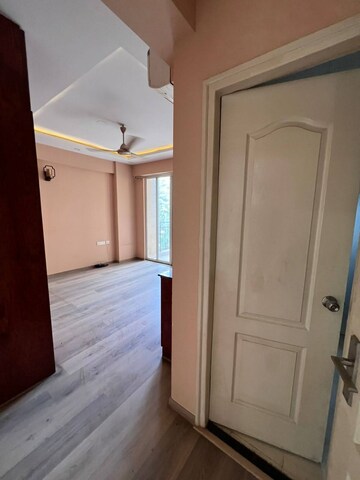Room in 2.5 BHK Apartment at Godrej Aria, Sector 79 – for Rent