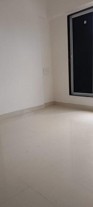 Room in 1 BHK Apartment at Tapovan CHS, Goregaon East – for Rent