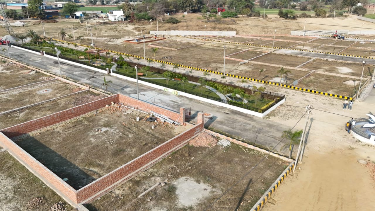 Plot For Sale in The Palm Valley