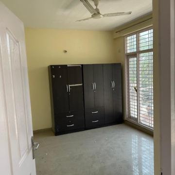 Room in 3 BHK Apartment at Rps Palms, Sector 88 – for Rent