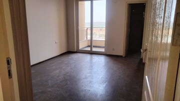 Room in 3 BHK Apartment at Pareena The Elite Residences, Sector 99 – for Rent