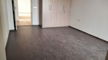 Room in 3 BHK Apartment at Pareena The Elite Residences, Sector 99 – for Rent