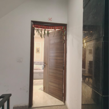 Building Lobby in 3 BHK Builder Floor at Puri Kohinoor, Tikawali – for Rent