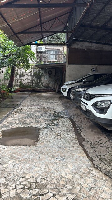 Parking in 5 BHK Independent House at Malad East – for Sale