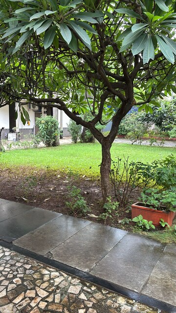 5 BHK Independent House – Garden View at Malad East - for Sale