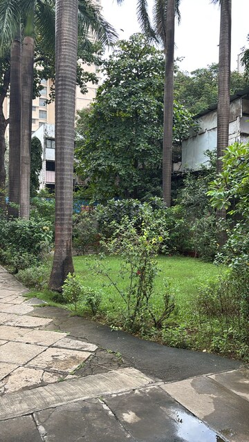 5 BHK Independent House – Garden View at Malad East - for Sale