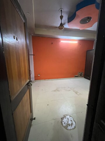 Bathroom in 1 BHK Apartment at Shalimar Apartments Shalimar Garden, Shalimar Garden – for Rent