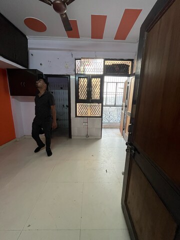 Parking in 1 BHK Apartment at Shalimar Apartments Shalimar Garden, Shalimar Garden – for Rent