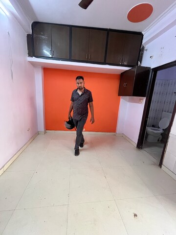Parking in 1 BHK Apartment at Shalimar Apartments Shalimar Garden, Shalimar Garden – for Rent