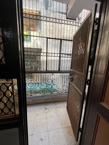 Balcony in 1 BHK Apartment at Shalimar Apartments Shalimar Garden, Shalimar Garden – for Rent