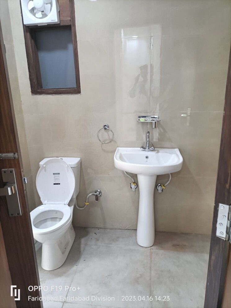 Bathroom, fidato-honour-homes 3 Bedroom 180 Sq.Yd. Builder Floor In Sector 89 Faridabad 9047296