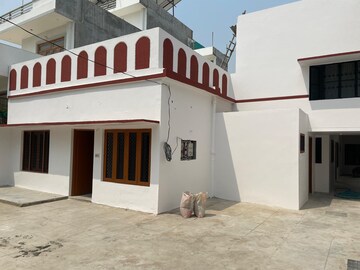 4 BHK Independent House – Exterior View View at Gosainganj - for Rent
