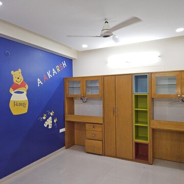 Room in 3 BHK Apartment at Sindhu Blossums, Kondapur – for Rent