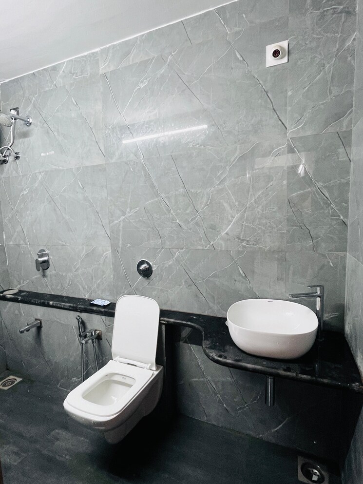 Bathroom, chandivali Pg For Boys & Girls In Chandivali 9047374