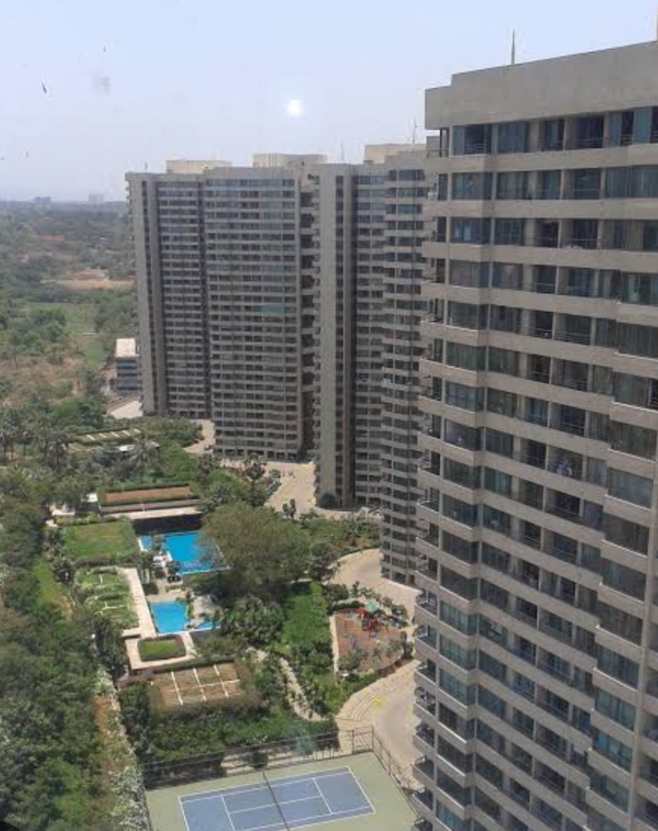3 BHK 1820 Sq.Ft. Apartment in Oberoi Realty Splendor Grande