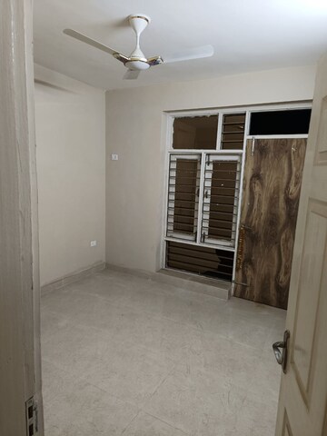 Room in 3 BHK Builder Floor at RPS Palm Drive, Sector 88 – for Rent