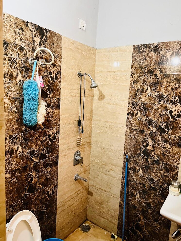 Bathroom, dhakoli 3 Bedroom 115 Sq.Yd. Apartment In Dhakoli Zirakpur 9047433