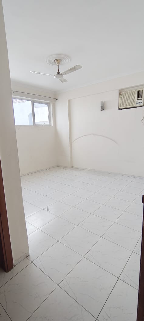 3 BHK + Servant Room,Study Room Apartment For Rent in Vatika City